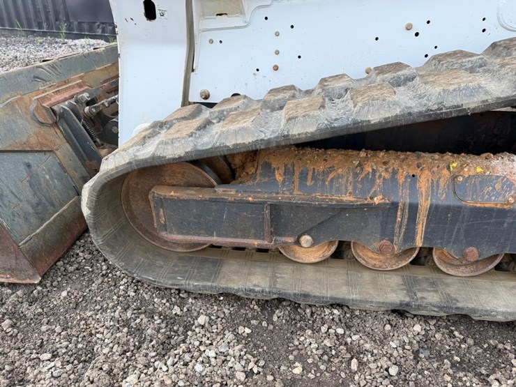 2019-bobcat-t740-image-17