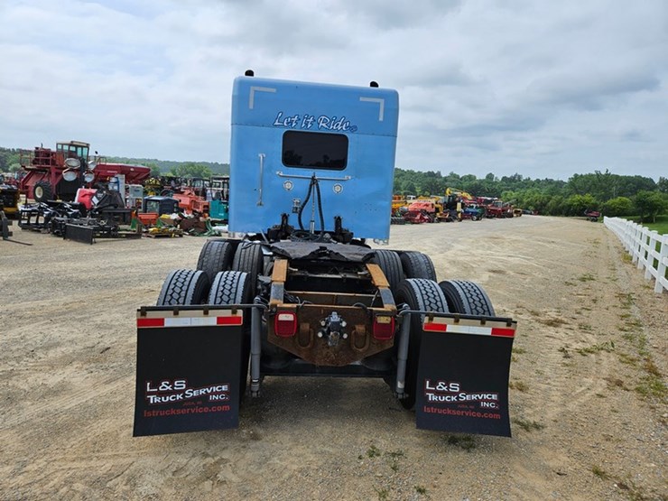 2006-peterbilt-386-image-5
