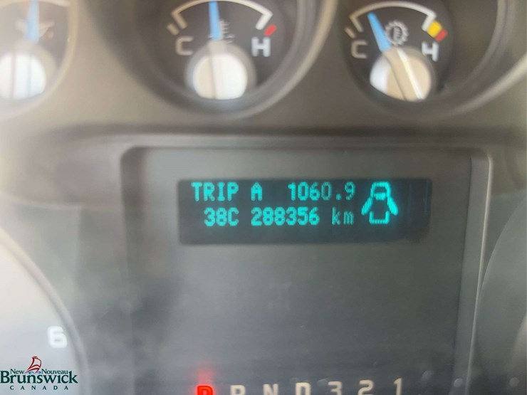 2012-ford-f550-xl-image-30
