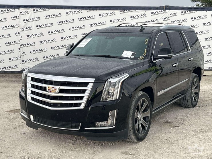 2015-cadillac-escalade-image-1