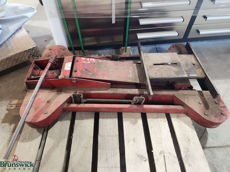1-ton-floor-jack-image-1