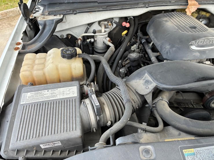 #52-•-2005-gmc-sierra-image-7