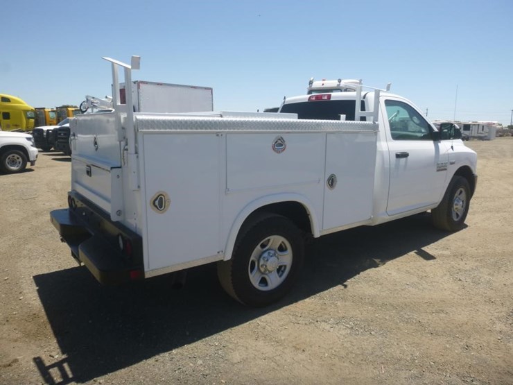 2018-dodge-2500-image-3