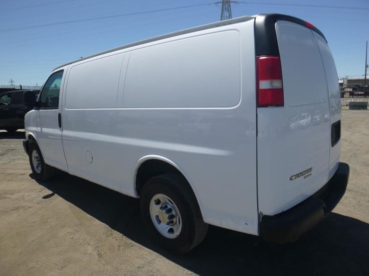 2014-chevrolet-express-2500-image-5
