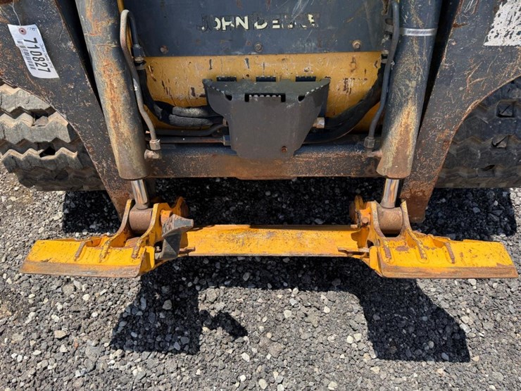 2016-deere-317g-image-10