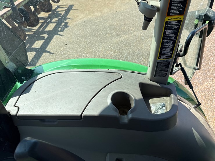 2013-john-deere-5065e-image-26