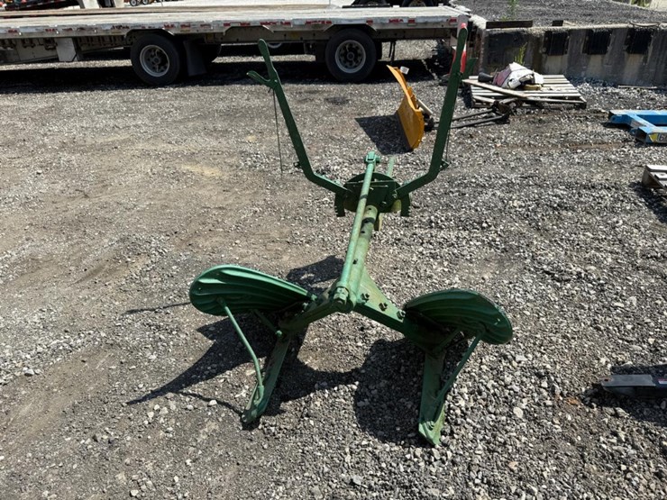 john-deere-2-image-2