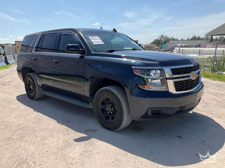 2017-chevrolet-tahoe-image-2