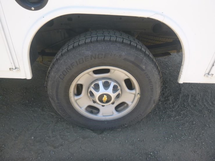 2015-chevrolet-2500-image-16