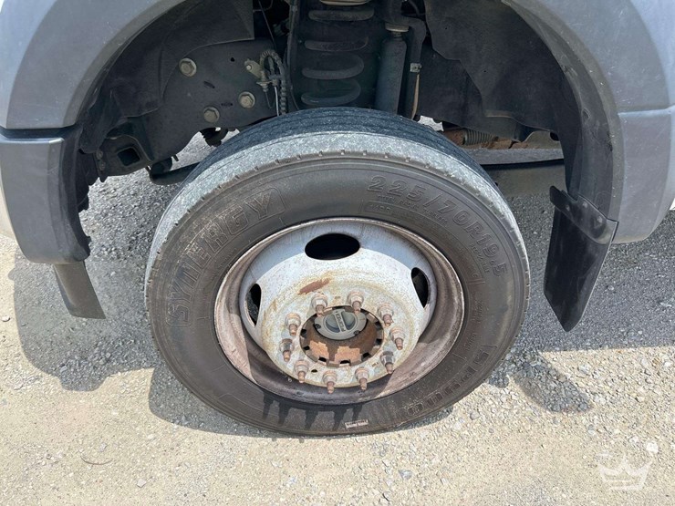 2020-ford-f550-image-31