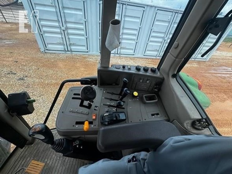 2011-john-deere-7130-image-10
