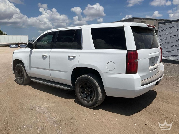 2019-chevrolet-tahoe-image-4