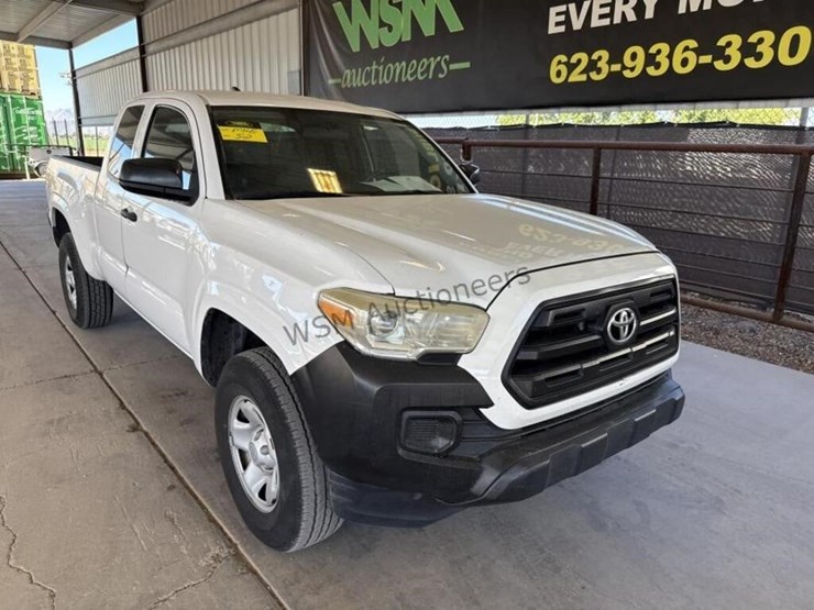 2017-toyota-tacoma-image-2