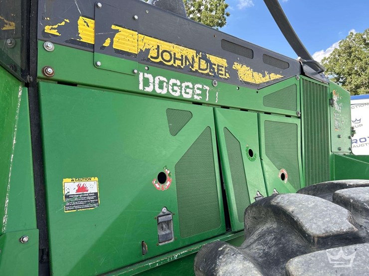 2021-deere-843l-image-24