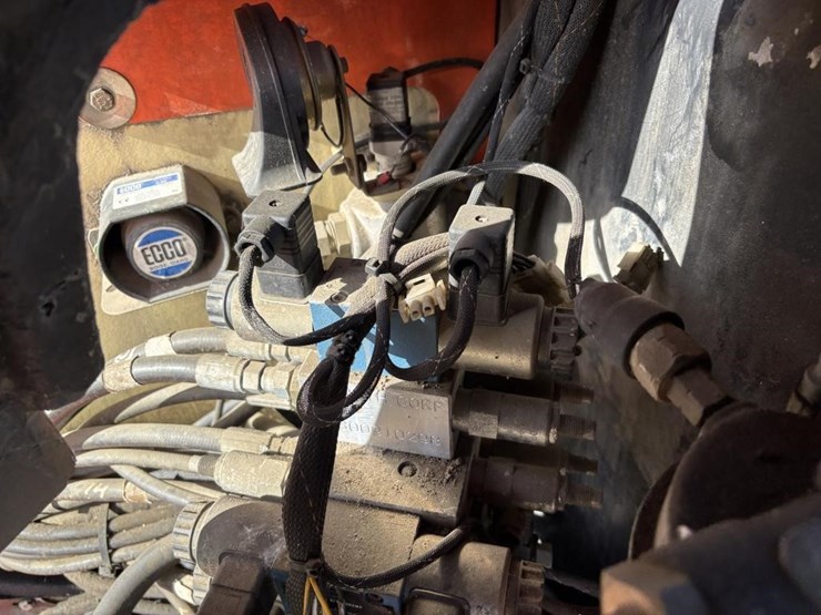 2003-jlg-600aj-image-36
