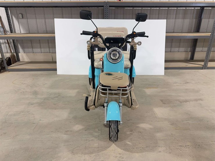 electric-tricycle-image-2