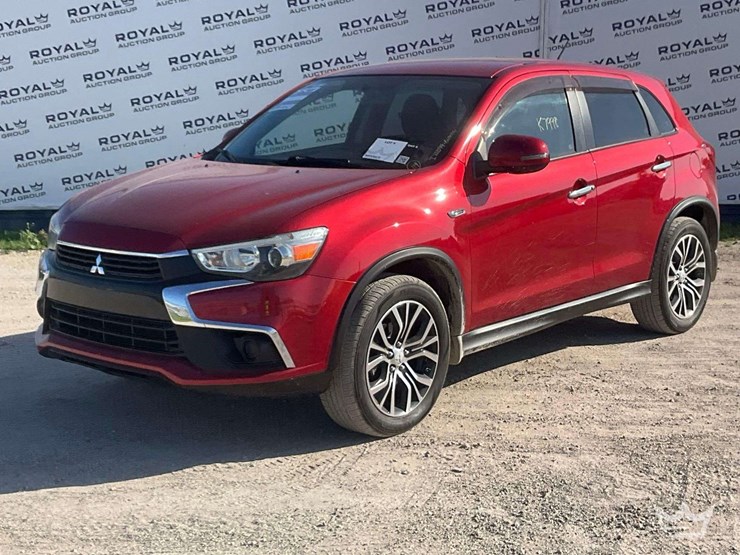 2016-mitsubishi-outlander-image-1