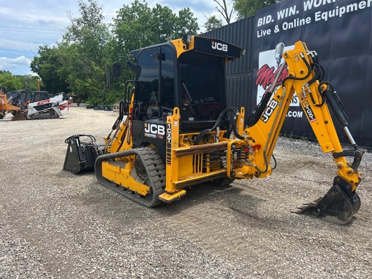 2022-jcb-1cxt-image-4