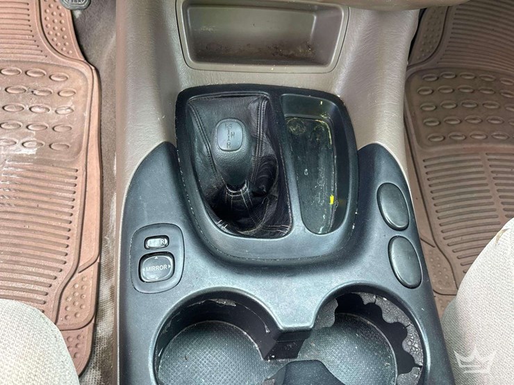 2002-toyota-sequoia-image-17