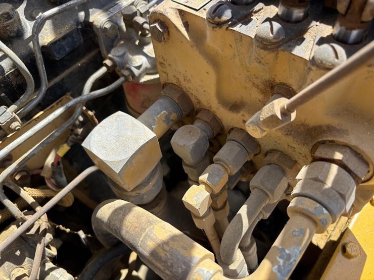 caterpillar-v80e-image-37