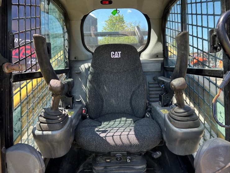 2018-caterpillar-299d2-xps-image-20