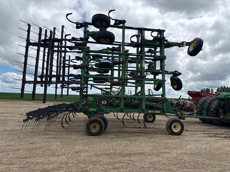 john-deere-2410-image-6