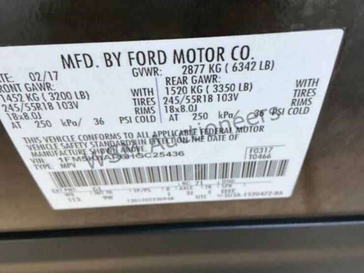 2017-ford-explorer-image-16