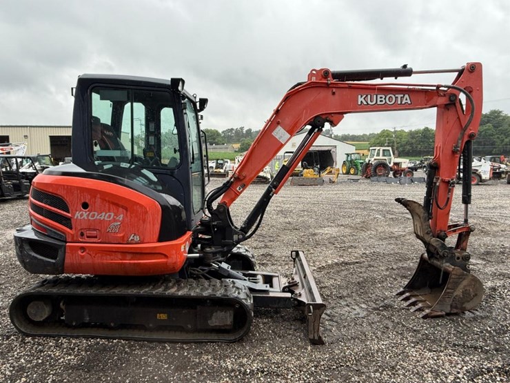 2019-kubota-kx040-image-5