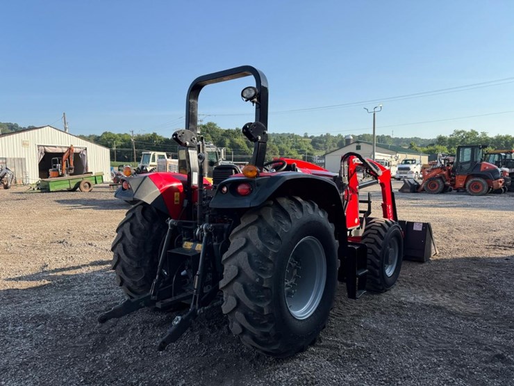 massey-ferguson-4710-image-4