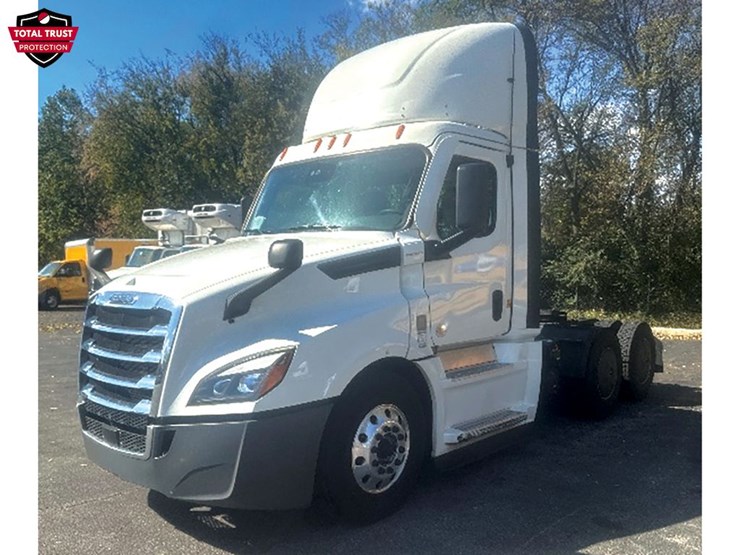 2020-freightliner-cascadia-126-image-1