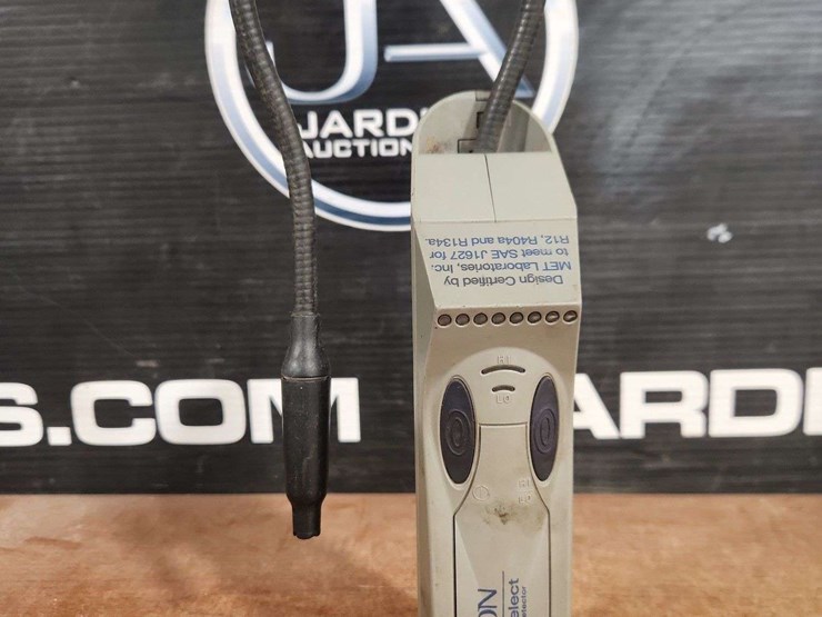 inficon-d-tek-select-refrigerant-leak-detector-w/-charger-image-1