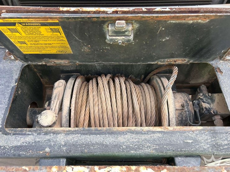 2012-freightliner-m2-106-image-39