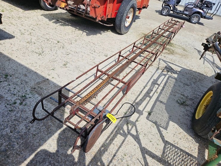 new-holland-25-image-1