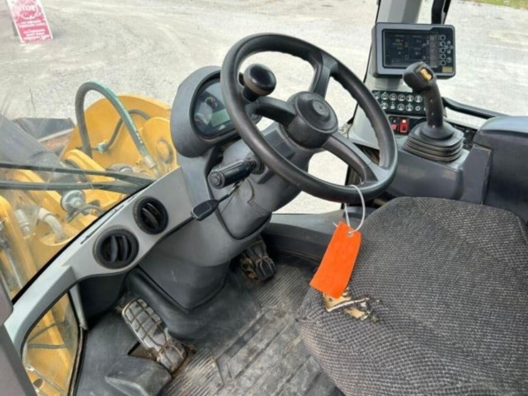 2016-caterpillar-938k-image-14