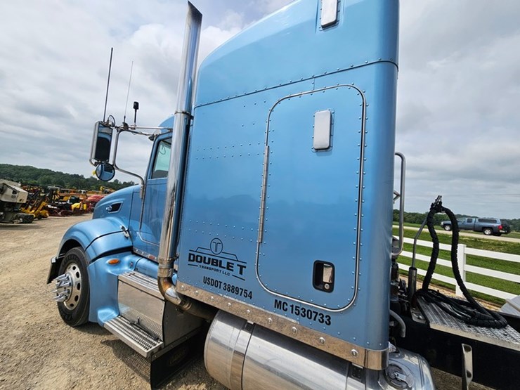 2006-peterbilt-386-image-45