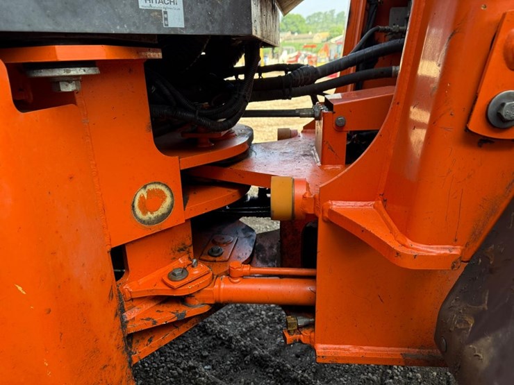 2019-hitachi-zw80-5b-image-12