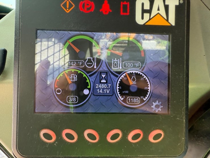 2015-caterpillar-277d-image-22
