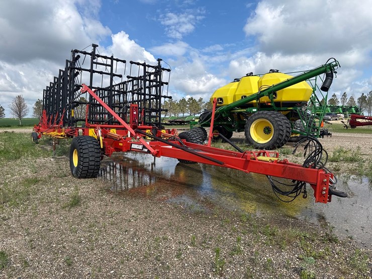2013-bourgault-7200-image-5