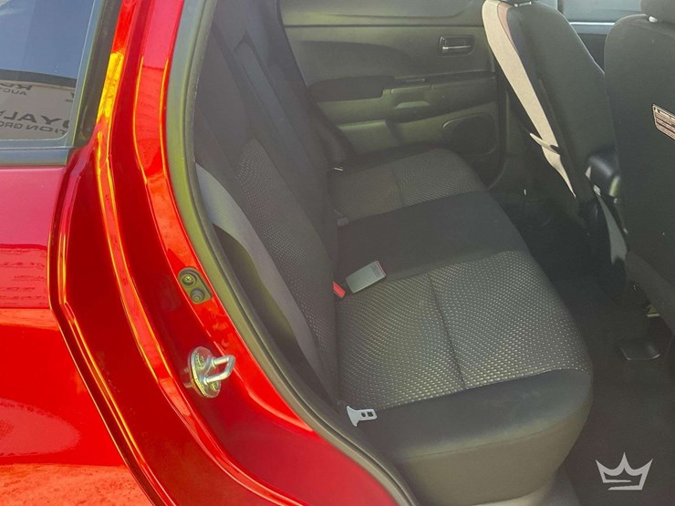 2016-mitsubishi-outlander-image-22