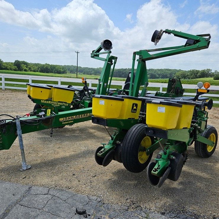 JOHN DEERE 1760