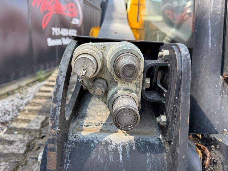 jcb-300t-image-11