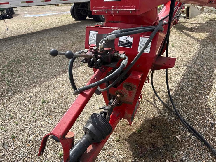 buhler-farm-king-1370-image-10