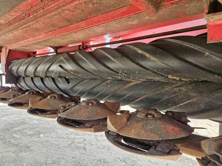 new-holland-1411-image-17