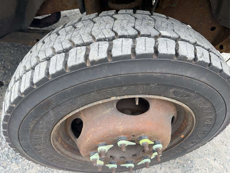 2013-ford-f550-xl-image-12