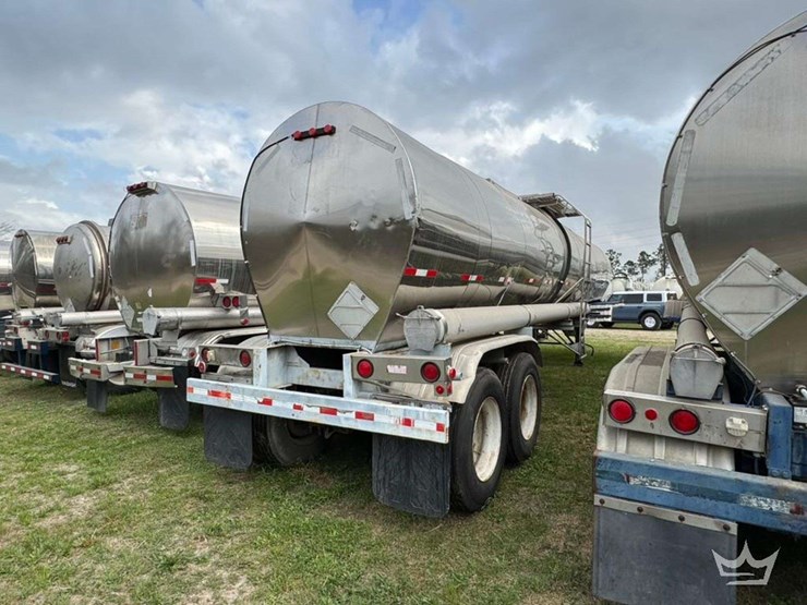 1976-staineless-tank-inc.-6,500-gallon-t/a-chemical-tanker-trailer-image-5