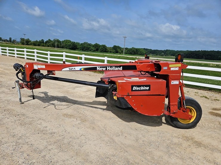 new-holland-1411-image-2