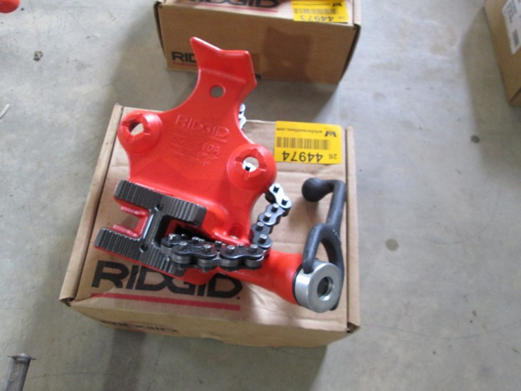 #44974-•-unused-rigid-bc-410a-1/8"-4"-bench-chain-vise-inv#44974-image-1