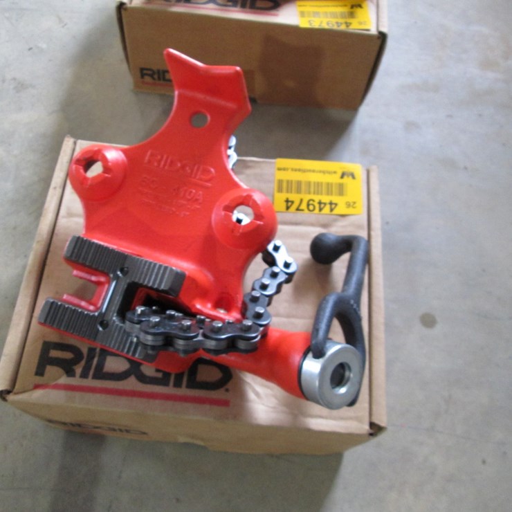 #44974 • Unused Rigid BC-410A 1/8"-4" Bench Chain Vise INV#44974