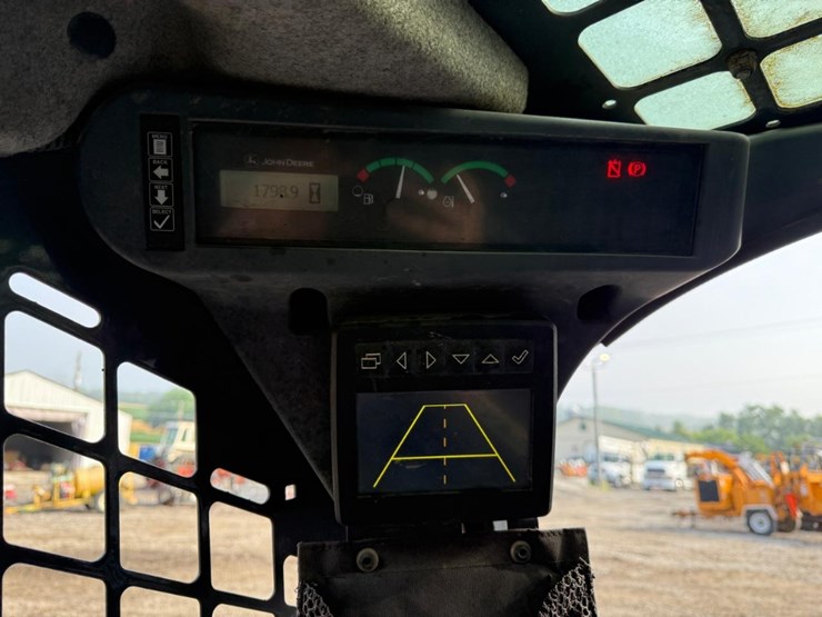 2019-deere-331g-image-23