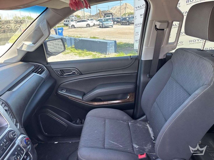 2020-chevrolet-tahoe-image-17